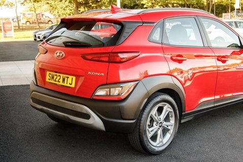 Hyundai KONA T-GDI SE CONNECT MHEV 8
