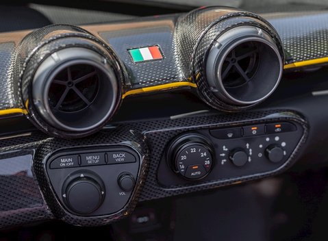 Ferrari LaFerrari Aperta 19