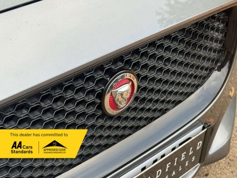 Jaguar XE 2.0 XE R-Sport D Auto 4dr 9