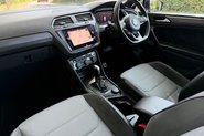 Volkswagen Tiguan R-LINE TECH TSI 4MOTION DSG 2