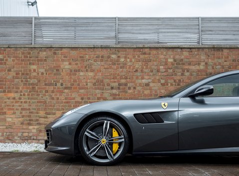 Ferrari GTC4 Lusso 28