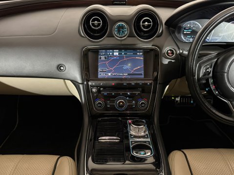 Jaguar XJ D V6 PORTFOLIO 15