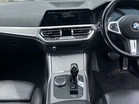 BMW 3 Series 2.0 330e 12kWh M Sport Saloon 4dr Petrol Plug-in Hybrid Auto Euro 6 (s/s) ( 25