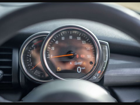 Mini Hatch 1.5 Cooper Classic 5dr 26