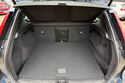 Volvo XC40 B4 INSCRIPTION MHEV 58