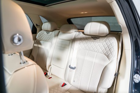 Bentley Bentayga W12. ALL TERRAIN SPEC. PANORAMIC ROOF. H, C & M SEATS. PRIVACY GLASS. 29