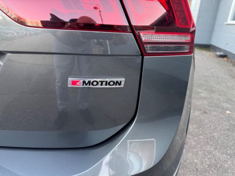 Volkswagen Tiguan 2.0 TDI R-Line SUV 5dr Diesel DSG 4Motion Euro 6 (s/s) (190 ps) 45