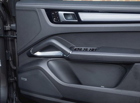 Porsche Cayenne Turbo S E-Hybrid 23