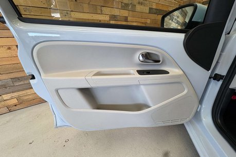 Volkswagen Up 1.0 High up! Hatchback 5dr Petrol ASG Euro 6 (75 ps) 51