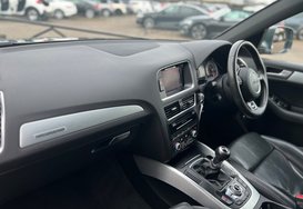 Audi Q5 2.0 TDI QUATTRO S LINE PLUS 32