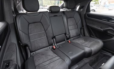 Porsche Cayenne GTS Coupé 14