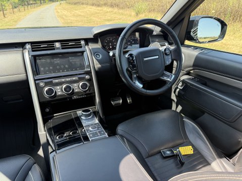 Land Rover Discovery SD6 HSE 37
