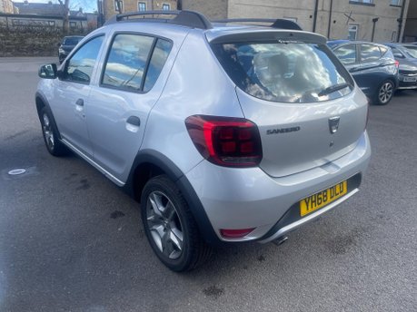 Dacia Sandero Stepway ESSENTIAL TCE 6