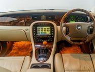 Jaguar XJ 3.0 XJ6 V6 Sovereign Auto 4dr 15