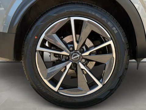 Nissan Qashqai 1.3 DiG-T MH 158 Tekna 5dr 11