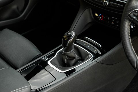 Vauxhall Insignia SRI VX-LINE NAV 33