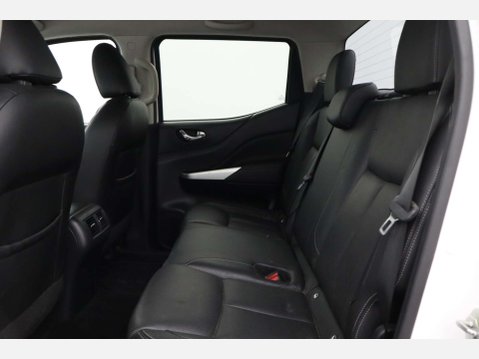 Nissan Navara 2.3 Navara Tekna dCi Auto 4WD 5dr 34