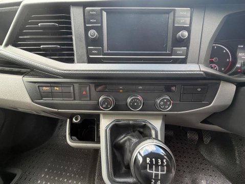 Volkswagen Transporter T28 TDI P/V HIGHLINE 31