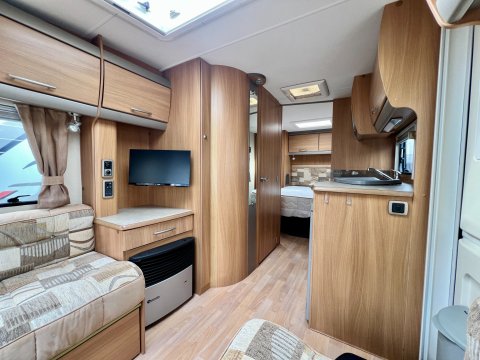 Swift Challenger 560  10