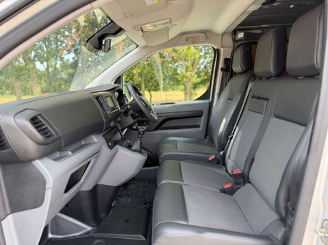 Peugeot Expert 2.0 Expert Professional Standard Blue HDi 32