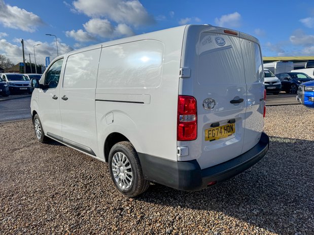Toyota Proace LWB L2H1 [SOLD MT] Low Roof Icon Air Con Navigation Sensors EURO 6 10