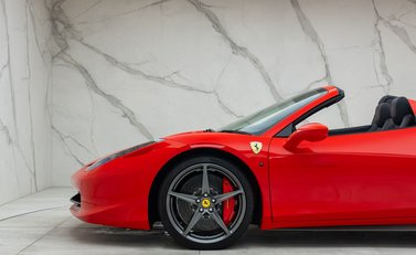Ferrari 458 SPIDER 38