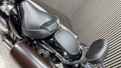 Triumph Speedmaster 2019 ONLY 24K LONG MOT PANNIERS SISSY BAR CRUISER ROADSTER 30