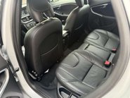 Volvo V40 1.6 V40 SE Luxury D2 Auto 5dr 40