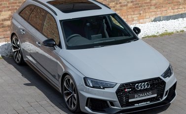 Audi RS4 Avant 8