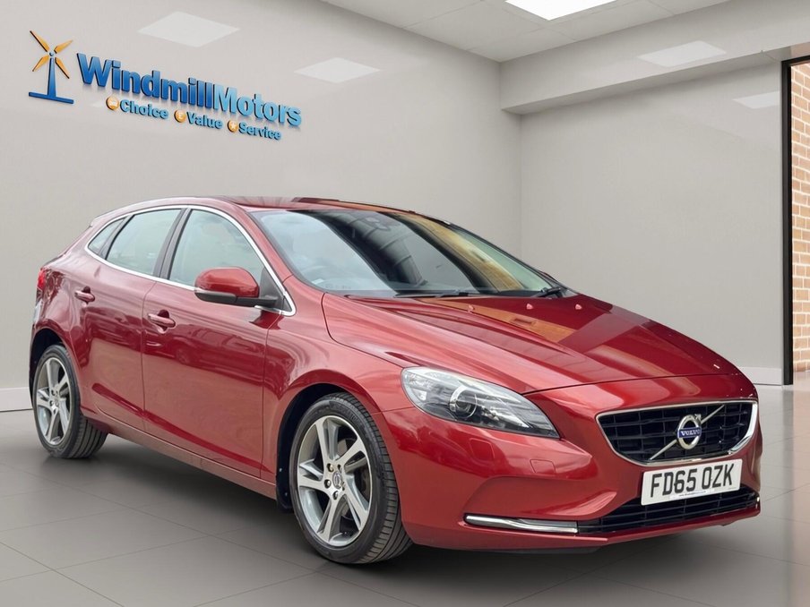 2015 Volvo V40 exterior view