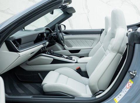 Porsche 911 Turbo S Cabriolet (992) 15