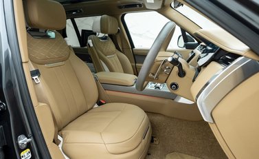 Land Rover Range Rover P530 SV 10