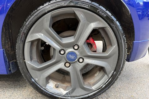 Ford Fiesta ST-2 - 8 SERVICES -NEW MOT -HEATED SEATS -KEYLESS -JUST SERVICED 50