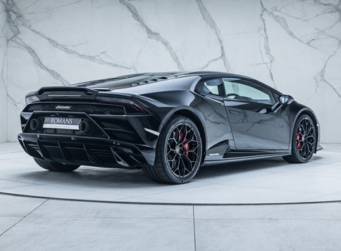 Lamborghini Huracan LP640-4 EVO 6