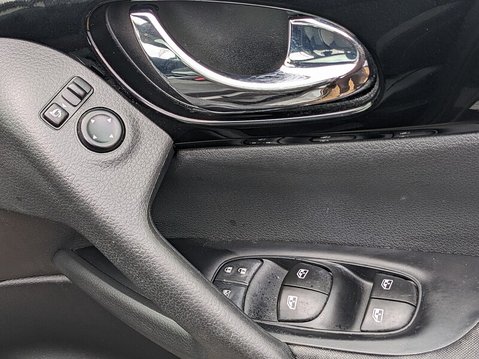 Nissan Qashqai DIG-T N-CONNECTA 21
