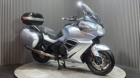 Triumph Trophy 1200 SE 2014 32K FULL LUGGAGE LONG MOT WARRANTY 1200CC 2