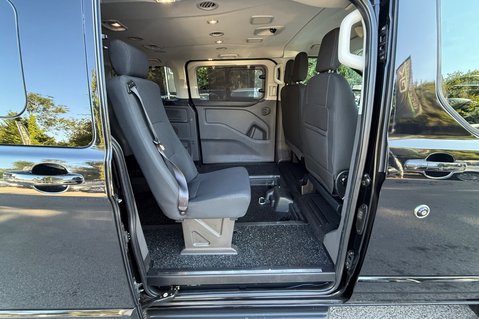 Ford Tourneo Custom 310 TITANIUM L1 - WAV - WHEELCHAIR ACCESSIBLE - LOW MILEAGE - NEW CLUTCH 35