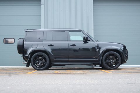 Land Rover Defender 110 P525 V8 Urban Edition  8