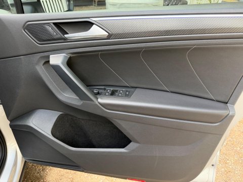Volkswagen Tiguan R-LINE TDI DSG 30