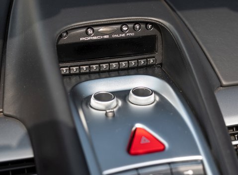 Porsche Carrera GT 18