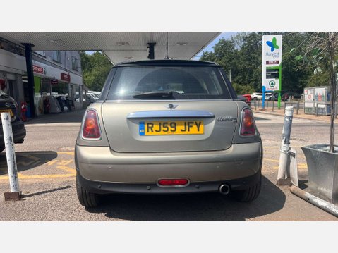 Mini Hatch 1.6 Cooper D Hatchback 3dr Diesel Manual Euro 4 (110 ps) 4