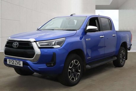 Toyota Hilux 2.8 D-4D Invincible Pickup Double Cab 4dr Diesel Auto 4WD Euro 6 (s/s) (204