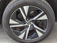 Volvo XC90 2.0 XC90 + B5 MHEV AWD Auto 4WD 5dr 31
