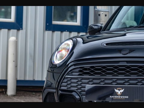 Mini Hatch 2.0 John Cooper Works Auto 3dr 26