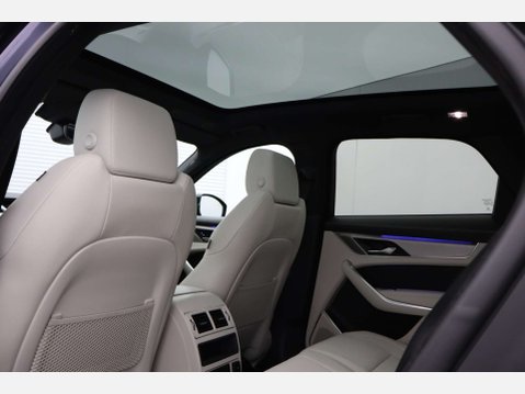 Jaguar F-Pace 2.0 F-Pace R-Dynamic SE Black PHEV AWD Auto 4WD 5dr 63
