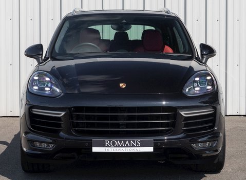 Porsche Cayenne Turbo 4