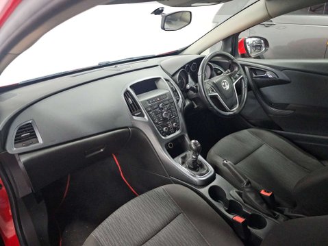Vauxhall Astra 1.4 Astra GTC Limited Edition T S/S 3dr 16