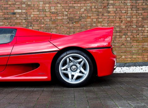 Ferrari F50 39