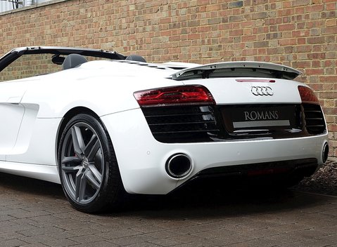 Audi R8 V10 Spyder 19