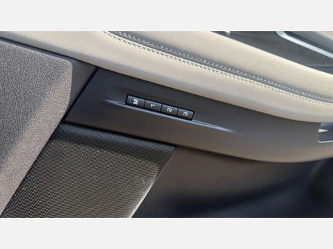 Land Rover Range Rover Evoque 2.0 Range Rover Evoque First Edition D Auto 4WD 5dr 38
